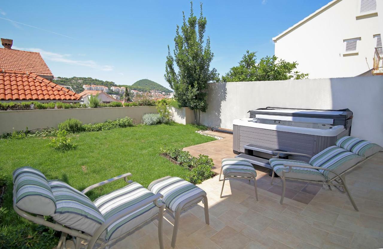 Abelia, Two Terraces, Hot Tub, Free Parking Appartamento *