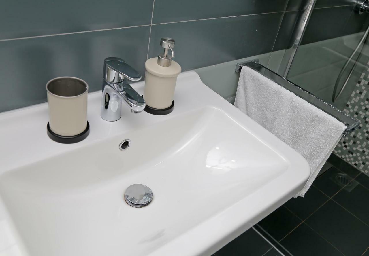 Abelia, Two Terraces, Hot Tub, Free Parking Appartamento *