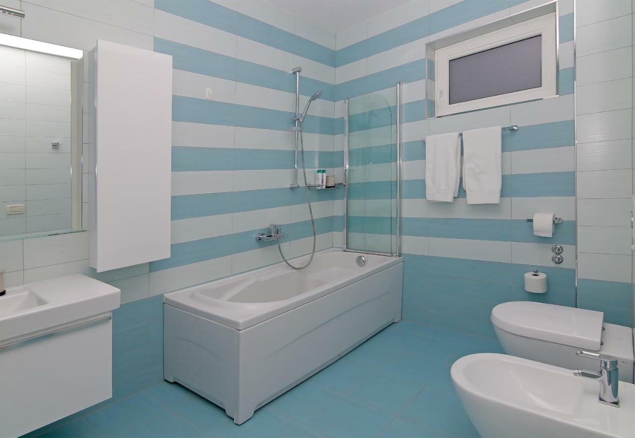 Abelia, Two Terraces, Hot Tub, Free Parking Ragusa